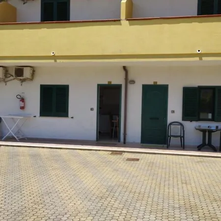 Domus Apartment