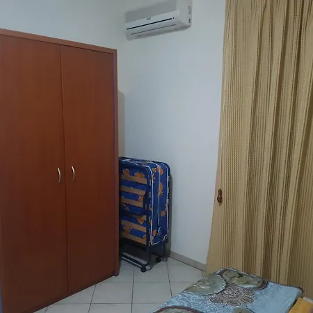 Domus Apartment *